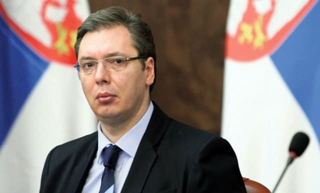 Vuciç apelon serbët: Mos hyni në ushtrinë e Kosovës, mos u mashtroni nga pagat e larta