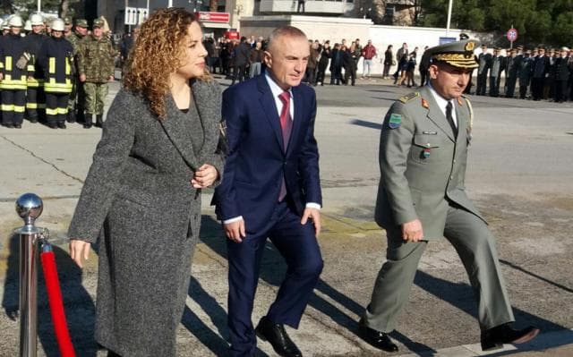  U shkarkua para afatit/ Bardhyl Kollçaku padit presidentin Ilir Meta dhe ministren Olta Xhaçka