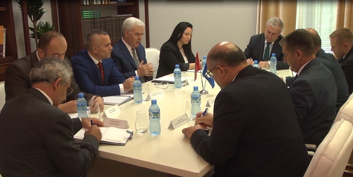 Xhafaj takon homologun e tij kosovar, bashkëpunim për sezonin turistik veror
