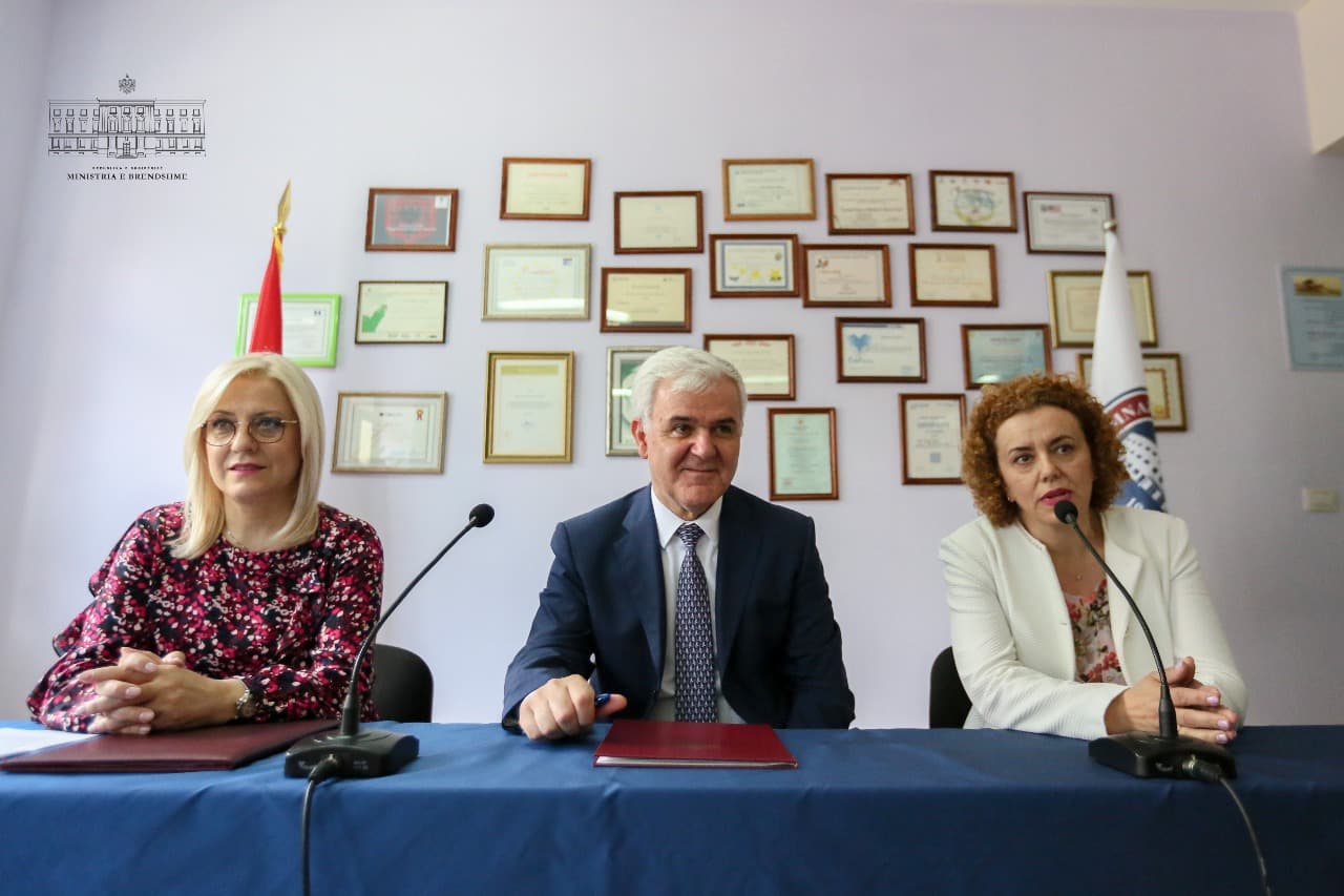“Blindohen” gjimnazet e Shqipërisë, oficerë sigurie në të gjithë shkollat e mesme