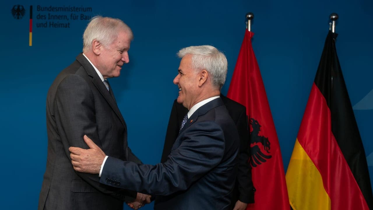 Xhafaj takon homologun Horst Seehofer: Gjermania, dritë jeshile për negociatat