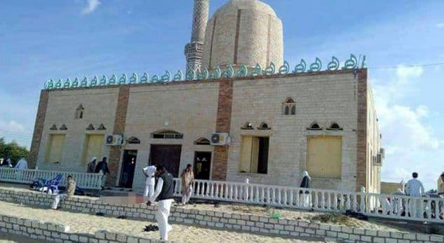 Mbi 155 të vdekur nga një sulm në një xhami në Egjipt