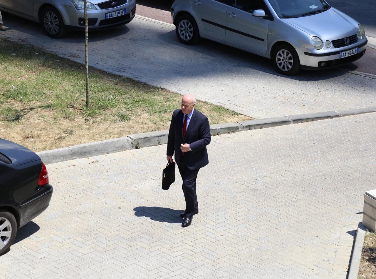 Komisioneri Publik kërkon shkarkimin e Xhezair Zaganjorit (VIDEO)