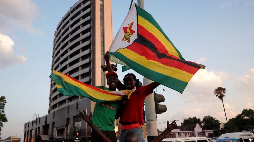 Zimbabve, Presidenti Mugabe jep dorëheqjen