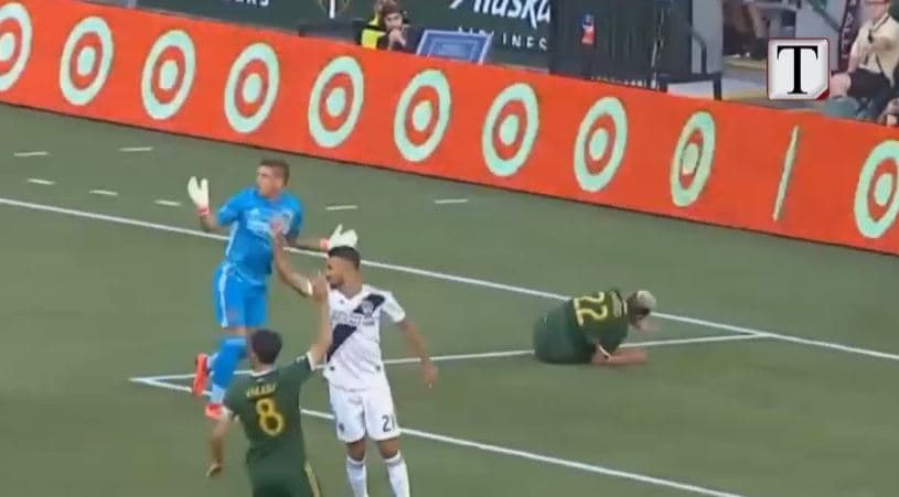 Zlatan Ibrahimoviç dënohet për simulim (VIDEO)