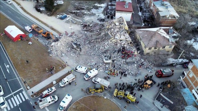 22 viktima dhe një mijë e 30 të plagosur nga tërmeti në Turqi (VIDEO)