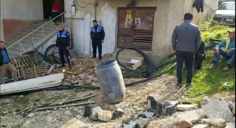 Bie nga kabina elektrike, vdes 40-vjeçari në Pogradec