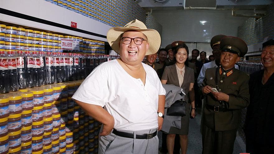 Kim Jong Un i dorëzohet vapës (FOTO)