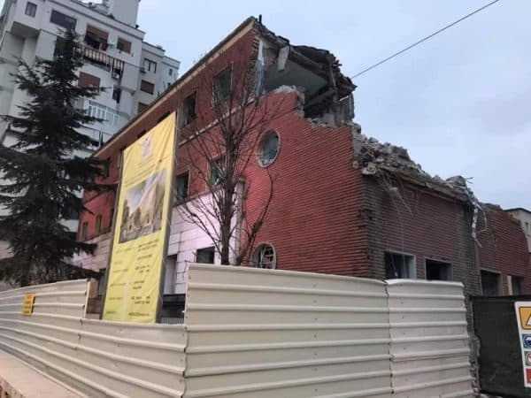 Shembja e maternitetit ‘Mbretëresha Geraldinë’, Unioni i Arkitektëve: Keqardhje