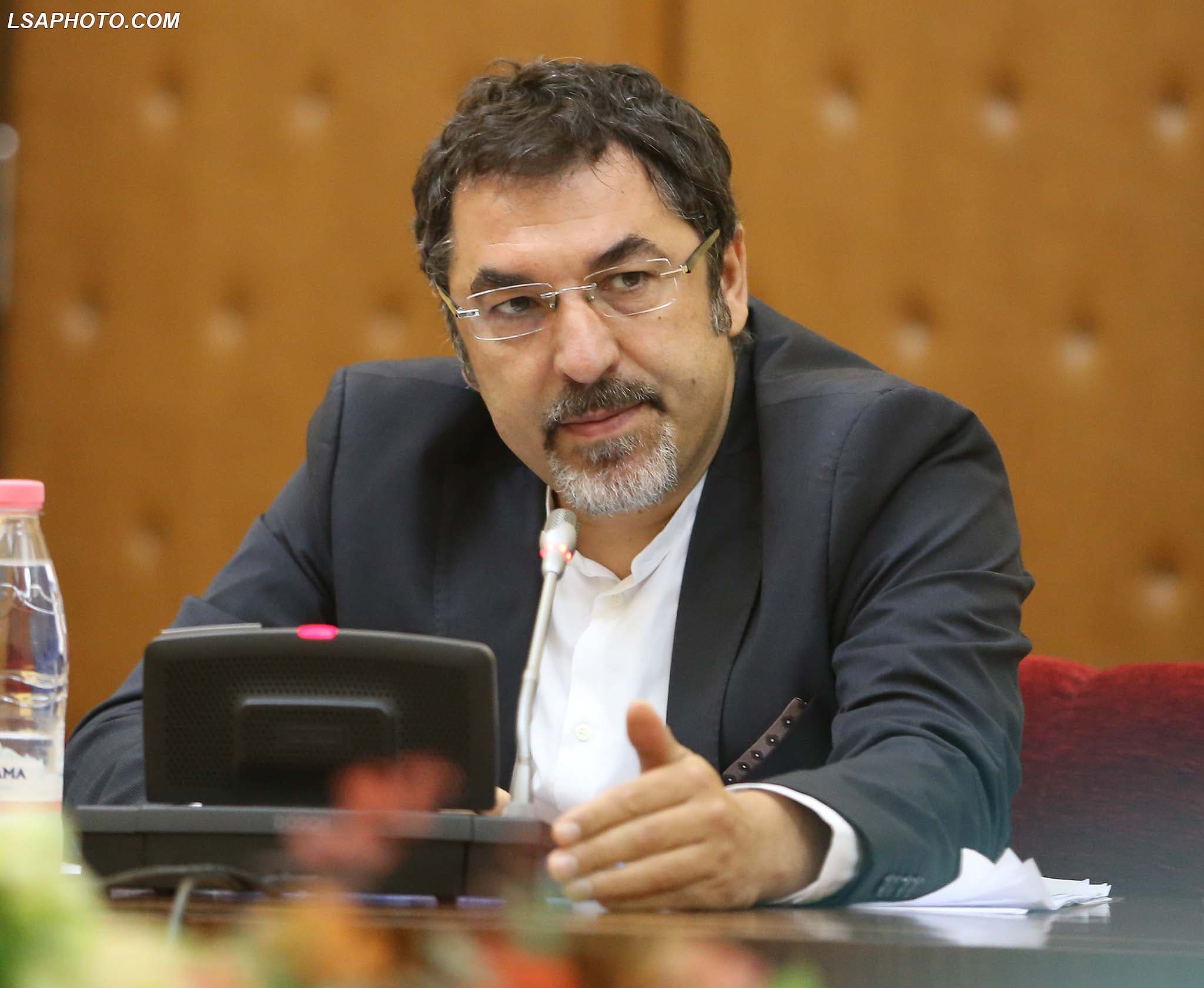 Bledi Çuçi i lë postin e ministrit vartësit