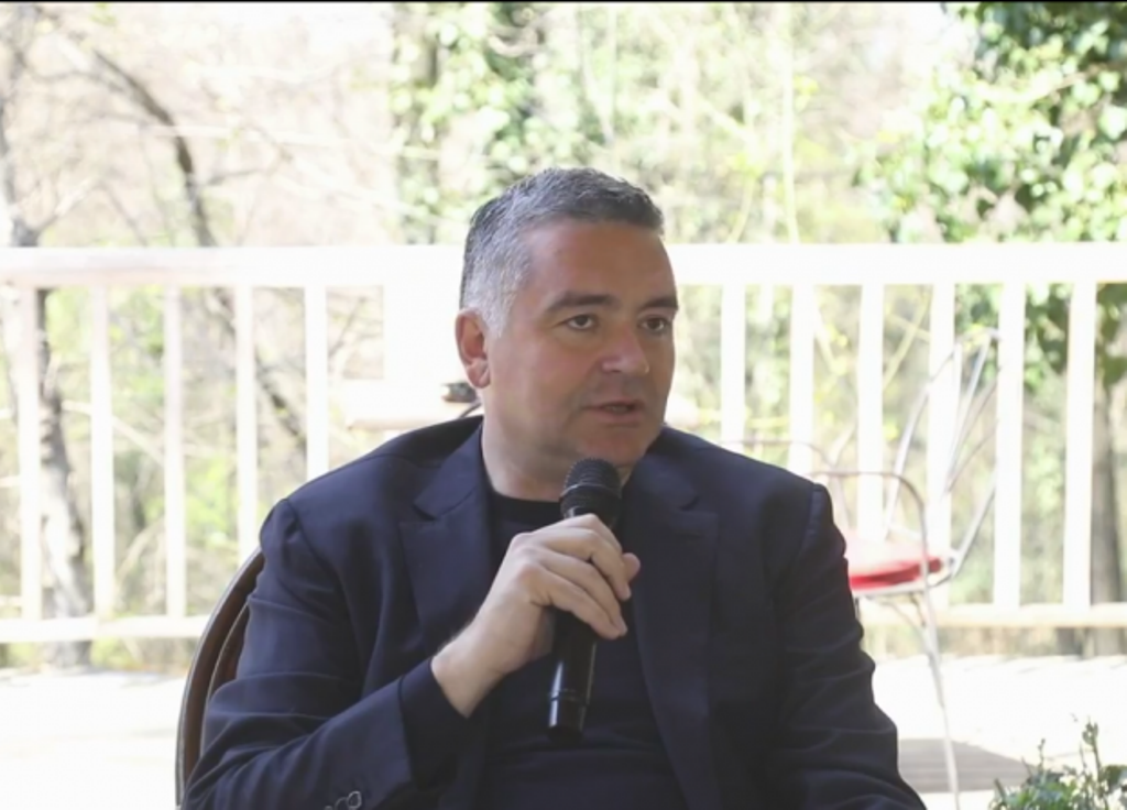 Turizmi/ Klosi: Së shpejti nis vaksinimi i stafeve të hotelerisë