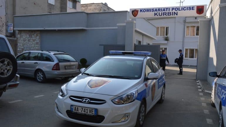 Do të shkëmbenin lëndë narkotike, kapen “mat” katër të rinjtë në Rrëshen