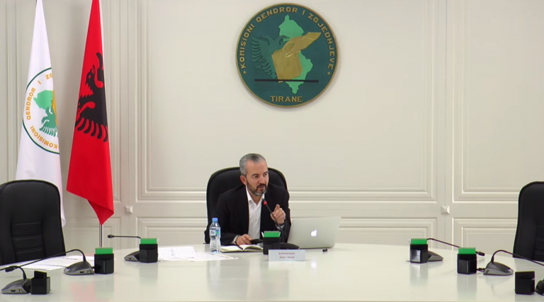 Debatet për fletën e votimit më 25 prill/ Diskutohet propozimi i Celibashit: Me emra apo me numra
