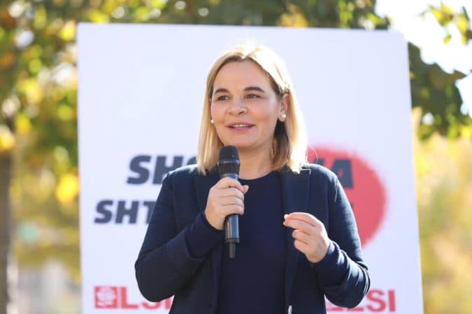 Kryemadhi: Kandidatët e Rilindjes punojnë për vete, ne për skuadrën