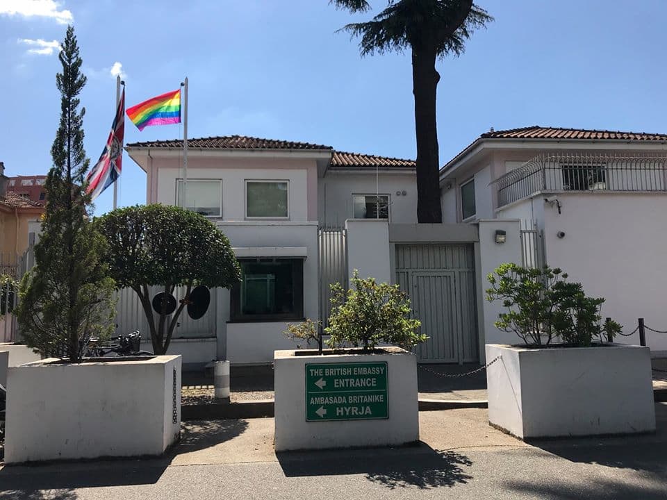 Ambasada britanike tregon 6 veprat penale që cënojnë zgjedhjet