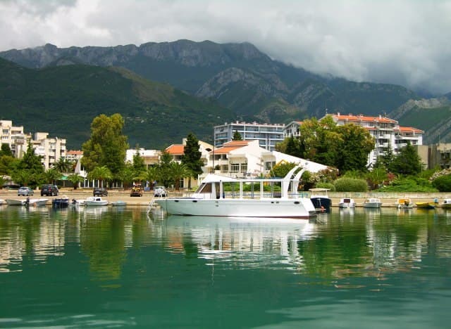 Bamirësi për Ramazan, një dhurues anonim paguan borxhet e qytetit në dyqanin ushqimor