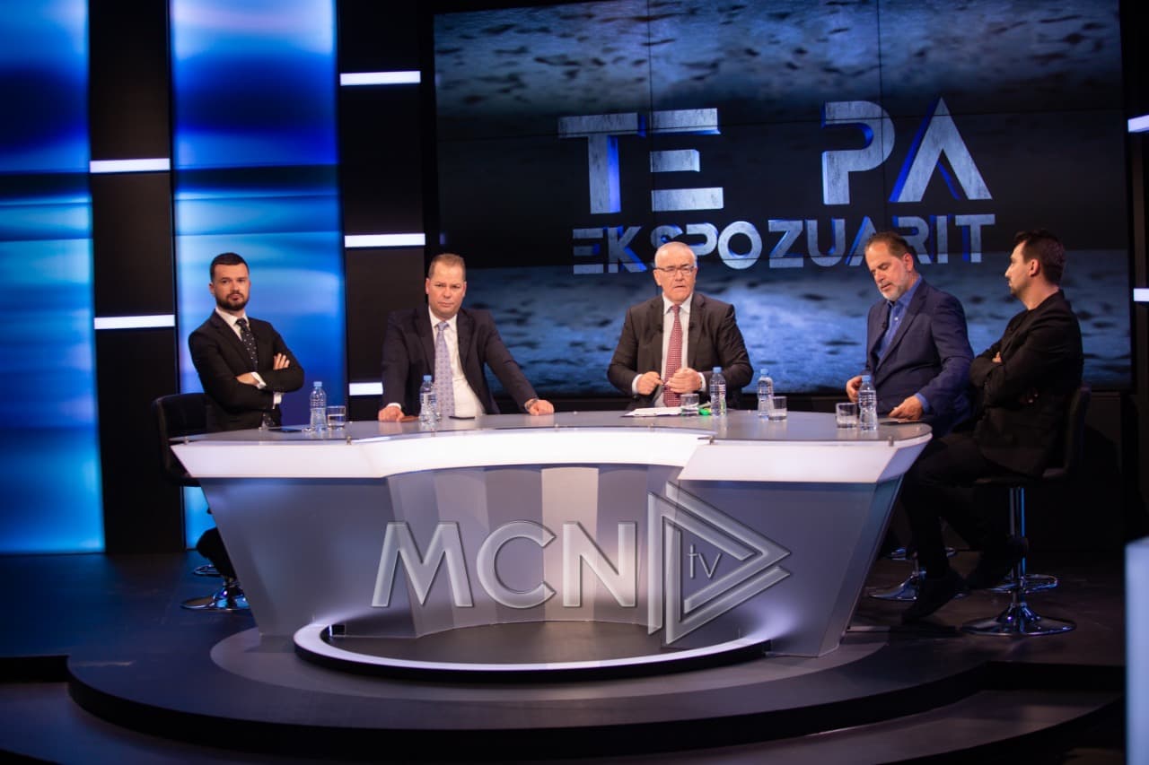 Lapaj: 25 prilli nxori disa të vërteta lakuriq, disa njerëz kanë marrë poste në mënyrë të padrejtë