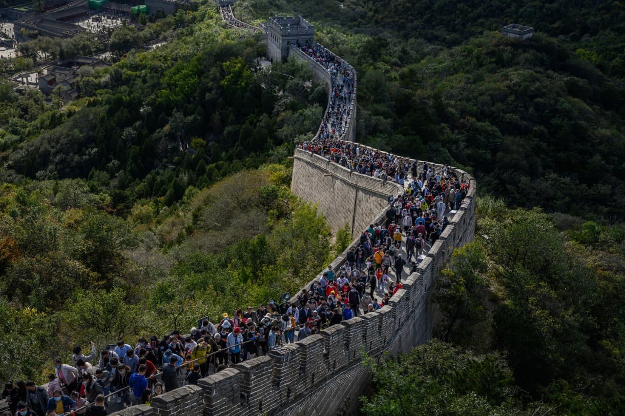 Në Kinë harrojnë pandeminë, të shtunën rekord udhëtimesh