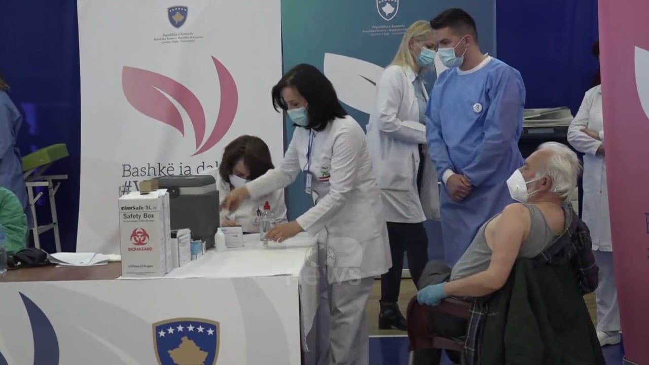 Kosova “ndalon” vaksinimin, shkak festa e Fiter Bajramit