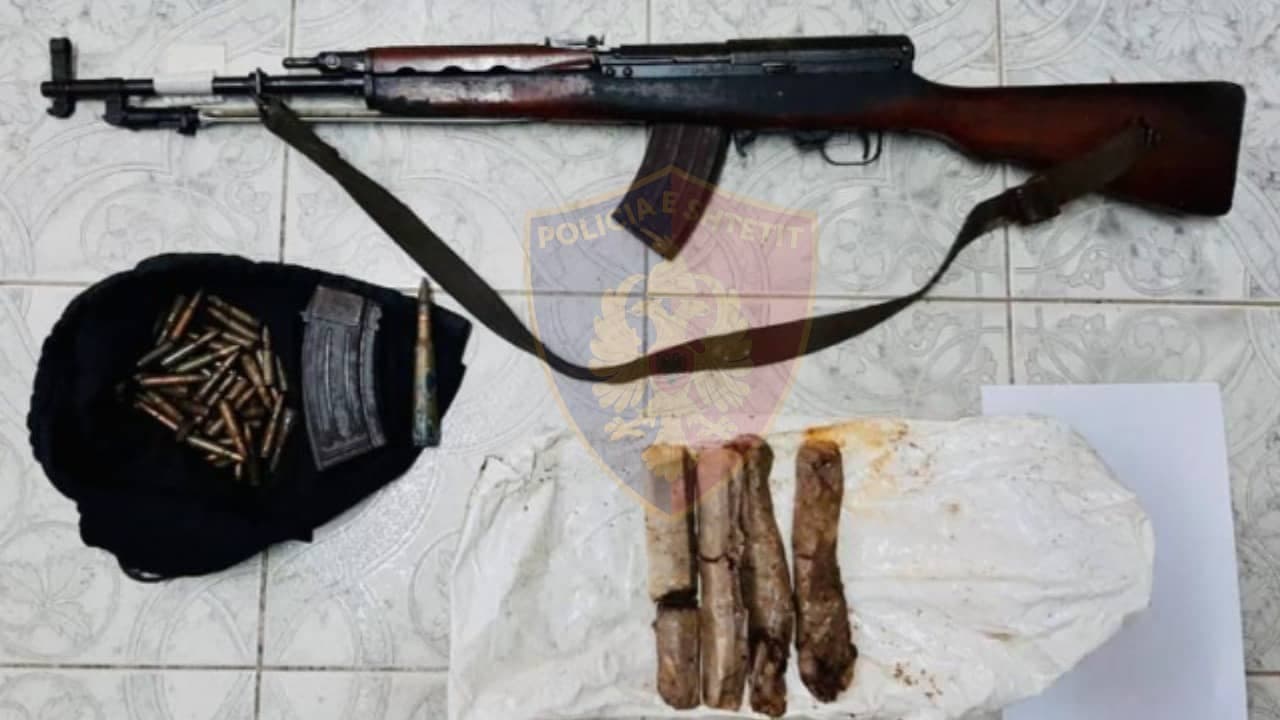 Qëlloi me armë në ajër, arrestohet 40-vjeçari në Mat! Iu gjetën edhe lëndë plasëse