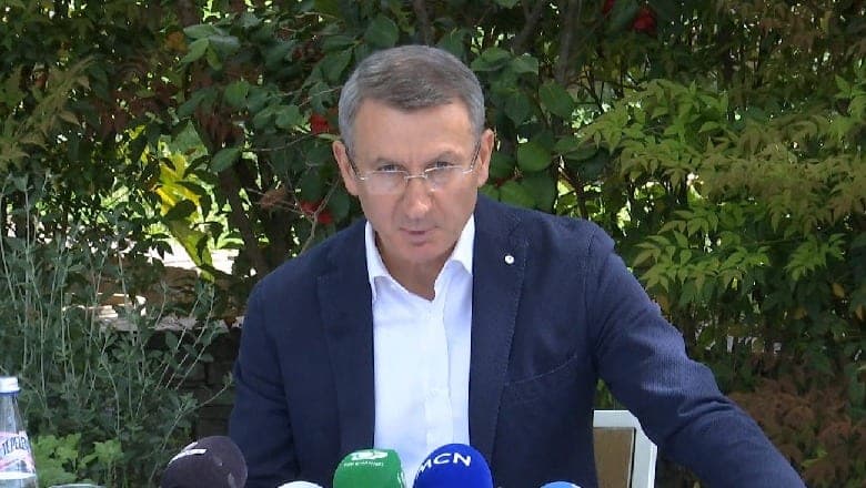 Fatbardh Kadilli dorëzon kandidaturën për kryetar të PD