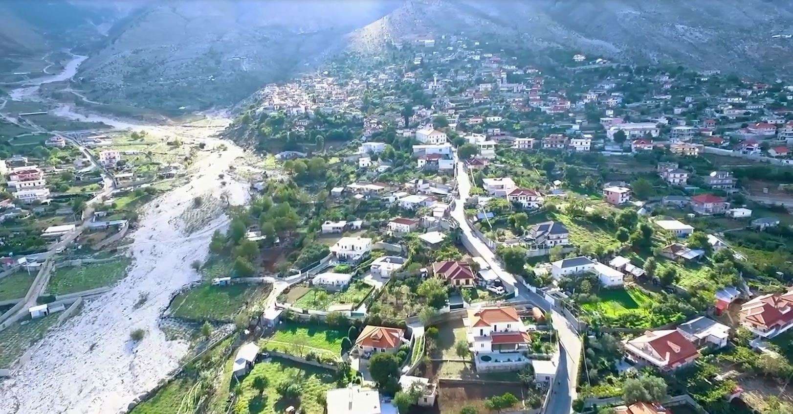 E rëndë në Lazarat, 56-vjeçari futet në depozitën e ujit dhe mbytet