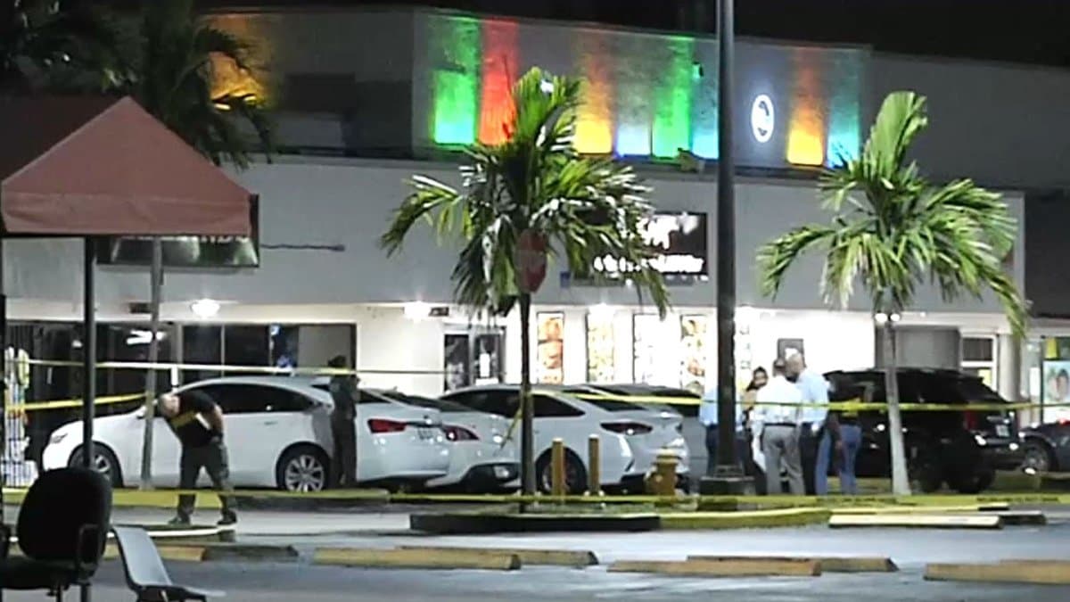 Sulm me armë zjarri në Florida, regjistrohen 2 viktima dhe 20 të plagosur