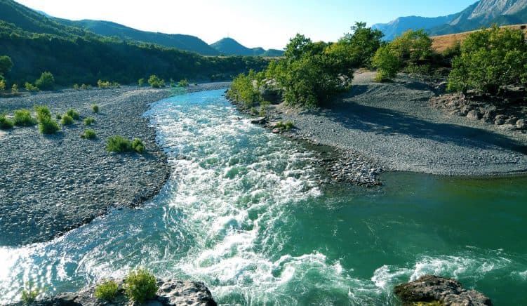 Meta thirrje BE: Të shpallim Vjosën Park Kombëtar