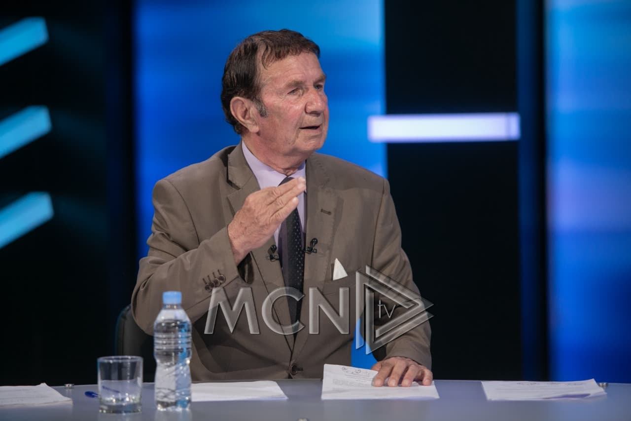 Jenisheri: Me biçikletë mbaj trupin në formë, këta zgërdhihen