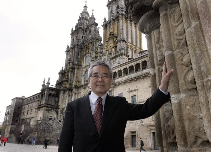 Vdes në moshën 85-vjeçare kimisti japonez, fitues i çmimit Nobel