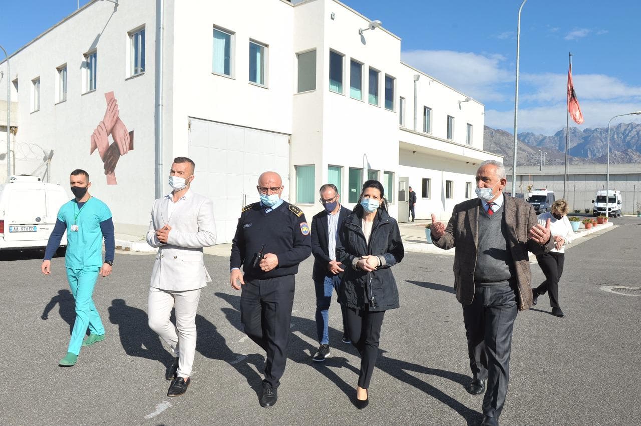 26 qershori, dita ndërkombëtare mbështetjes së viktimave të torturës/ Gjonaj: Transformuam burgjet