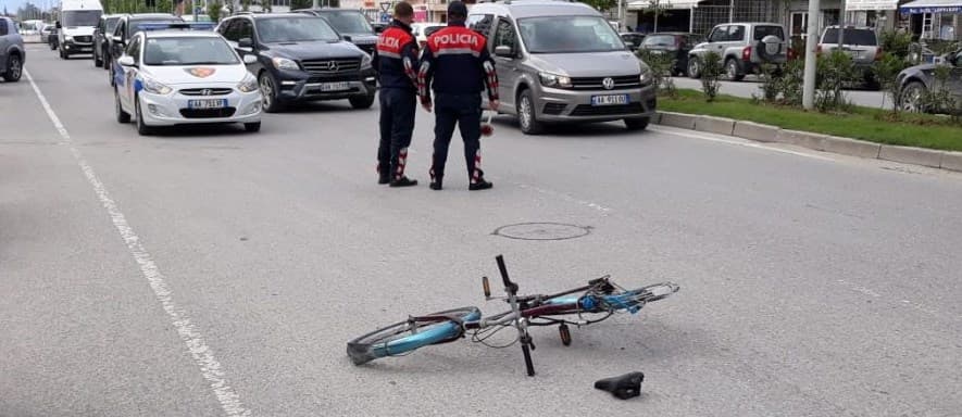 “Audi” përplaset me biçikletën, plagoset i mituri