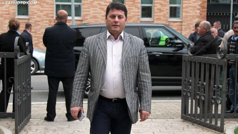 “Na pengoi të ushtrojmë detyrën", 3 efektivë policie kallëzojnë penalisht Pjerin Ndreun (VIDEO)