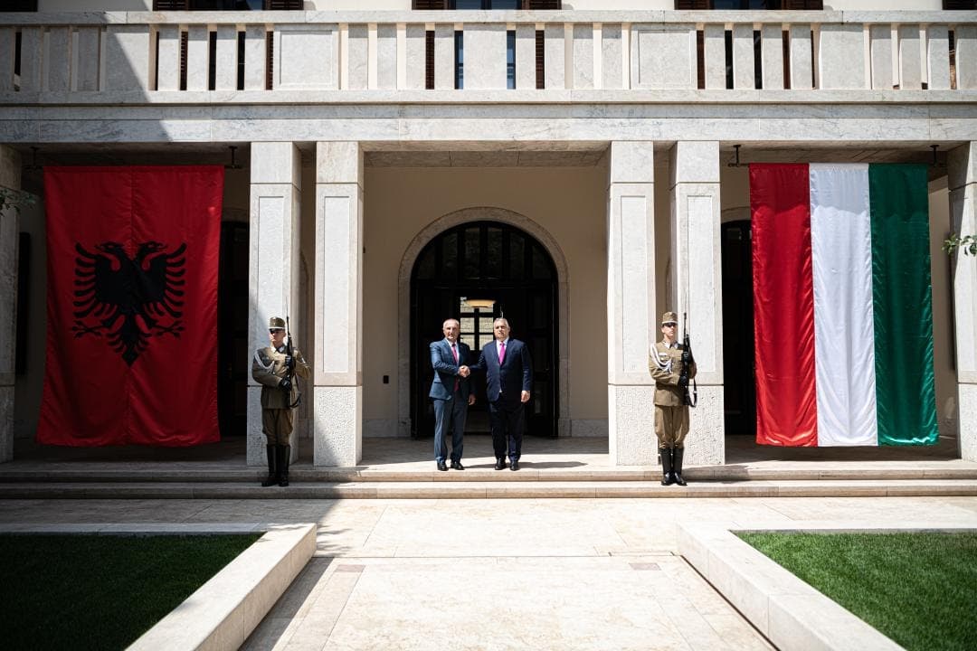Meta pritet në takim nga Orban: Mirënjohje për mbështetjen për çeljen e negociatave