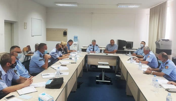 Policitë e Shqipërisë dhe MV diskutojnë për kontrollimin e kufirit dhe patrullimet e përbashkëta