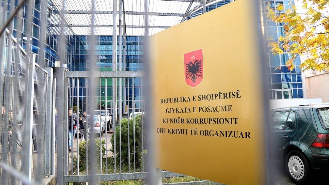 “Krimi përfiton fondet publike”, SPAK nis verifikimet për deklaratat e Petro Koçit