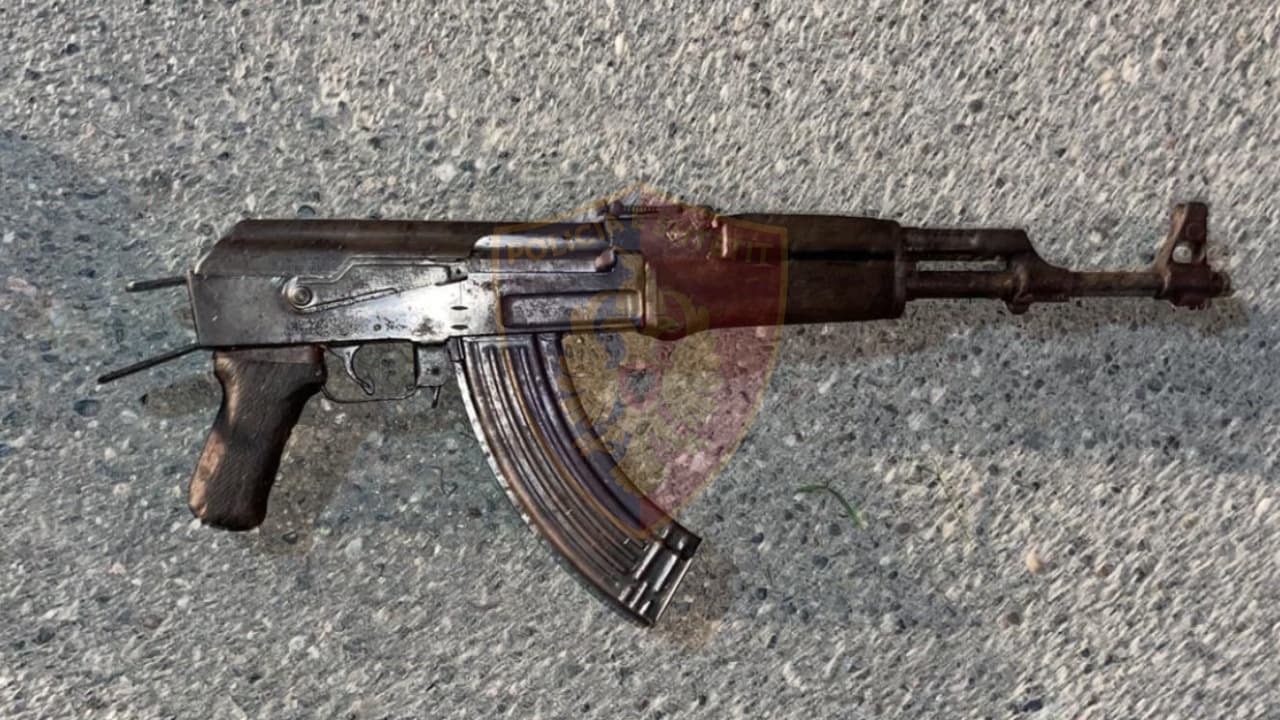 Terrorizoi çiftin me breshëri kallashi, kapet i riu në Kurbin