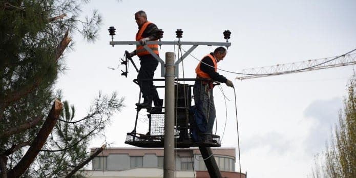 Nesër disa zona në Tiranë pa energji elektrike