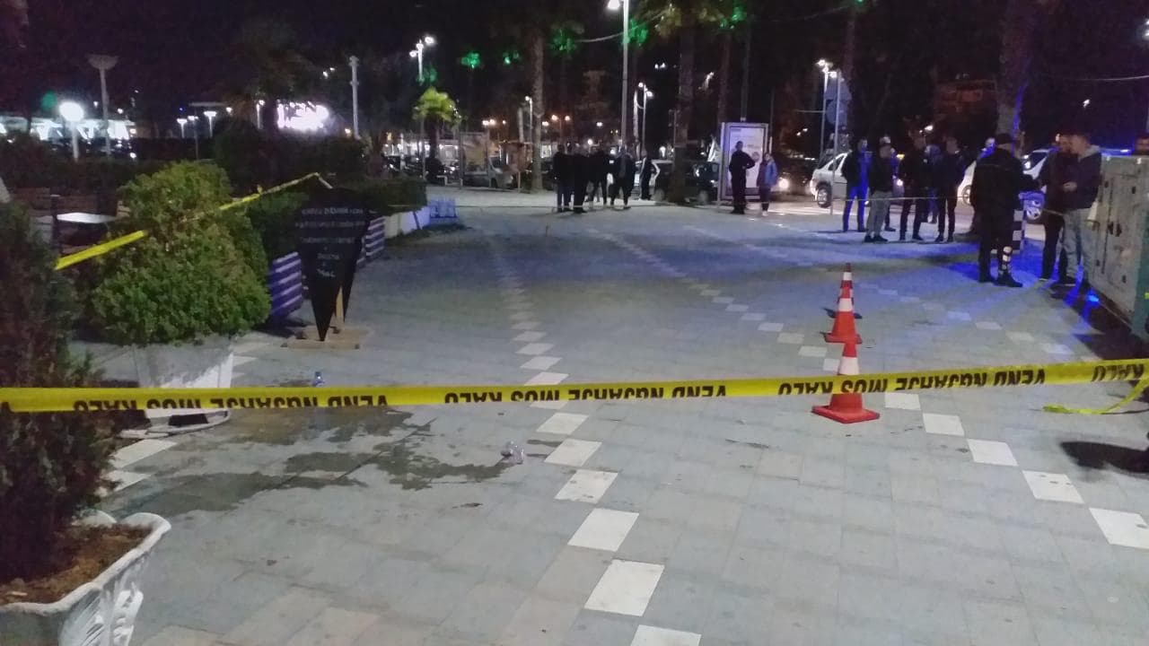 Ksamil, 33-vjeçari plagoset me armë në dhomën e hotelit