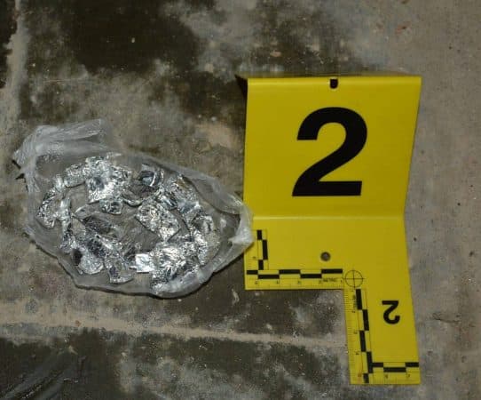 Shisnin drogëra të forta në Elbasan, arrestohen 3 persona