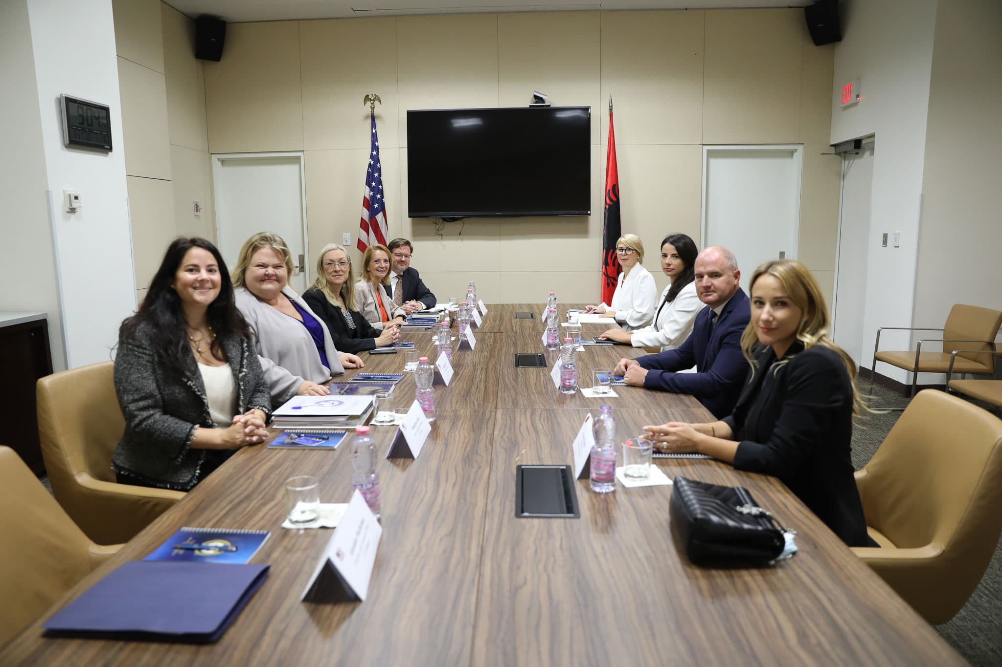 Reforma në Drejtësi, Ambasada e SHBA: Do vijojmë të mbështesim Shqipërinë në këtë proces