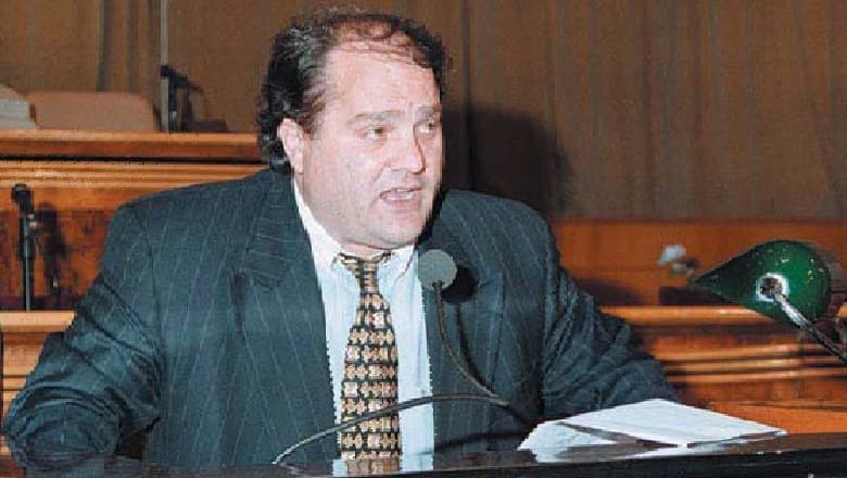 23 vjet nga vrasja e Azem Hajdarit/ Rudina kujton të atin: Po të ishte gjallë, do ta ndryshonte rrjedhën e historisë