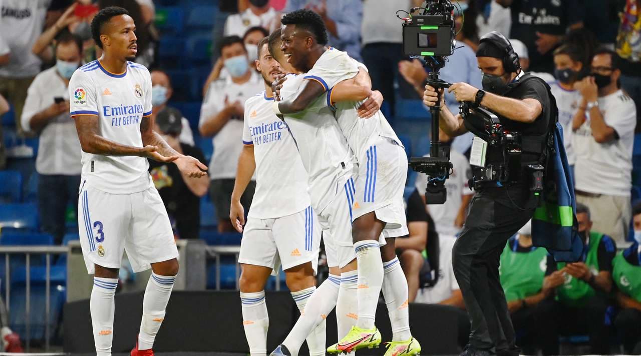 Benzema shkëlqen me tripletë dhe i jep fitoren Realit, Roma feston në frymën e fundit (VIDEO)