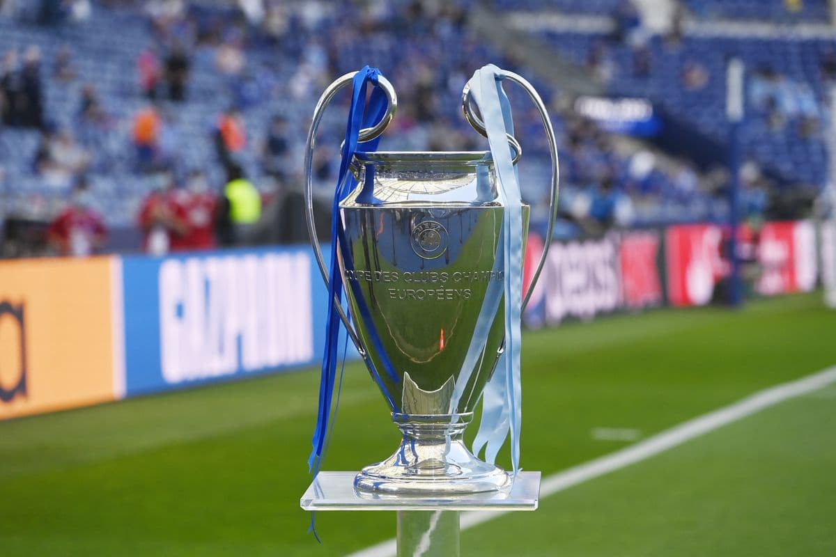 Favoritët për të fituar Champions League, superkompjuteri “dërgon” trofeun në Angli