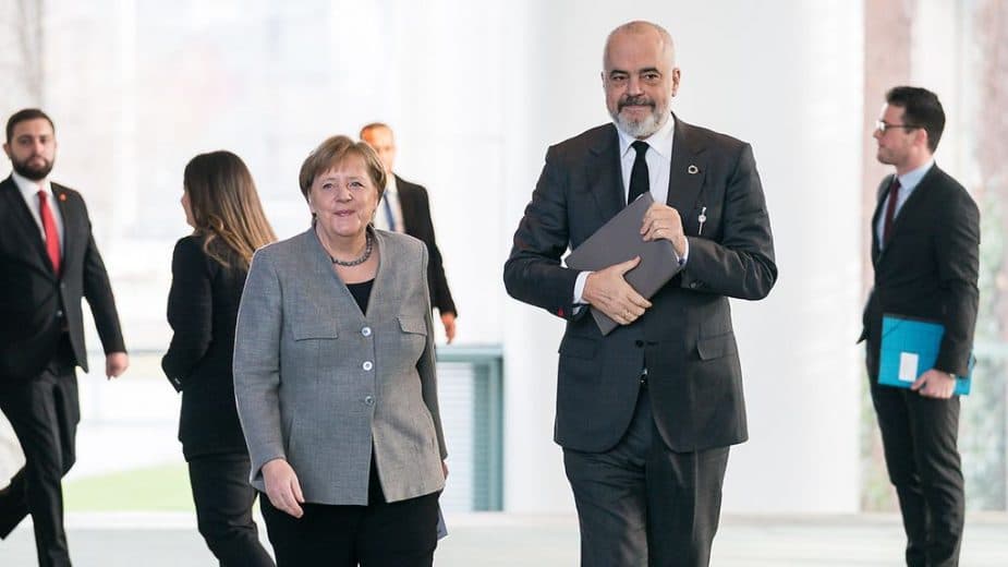 Kancelarja Merkel sot në Tiranë, takim me Ramën dhe liderët e rajonit