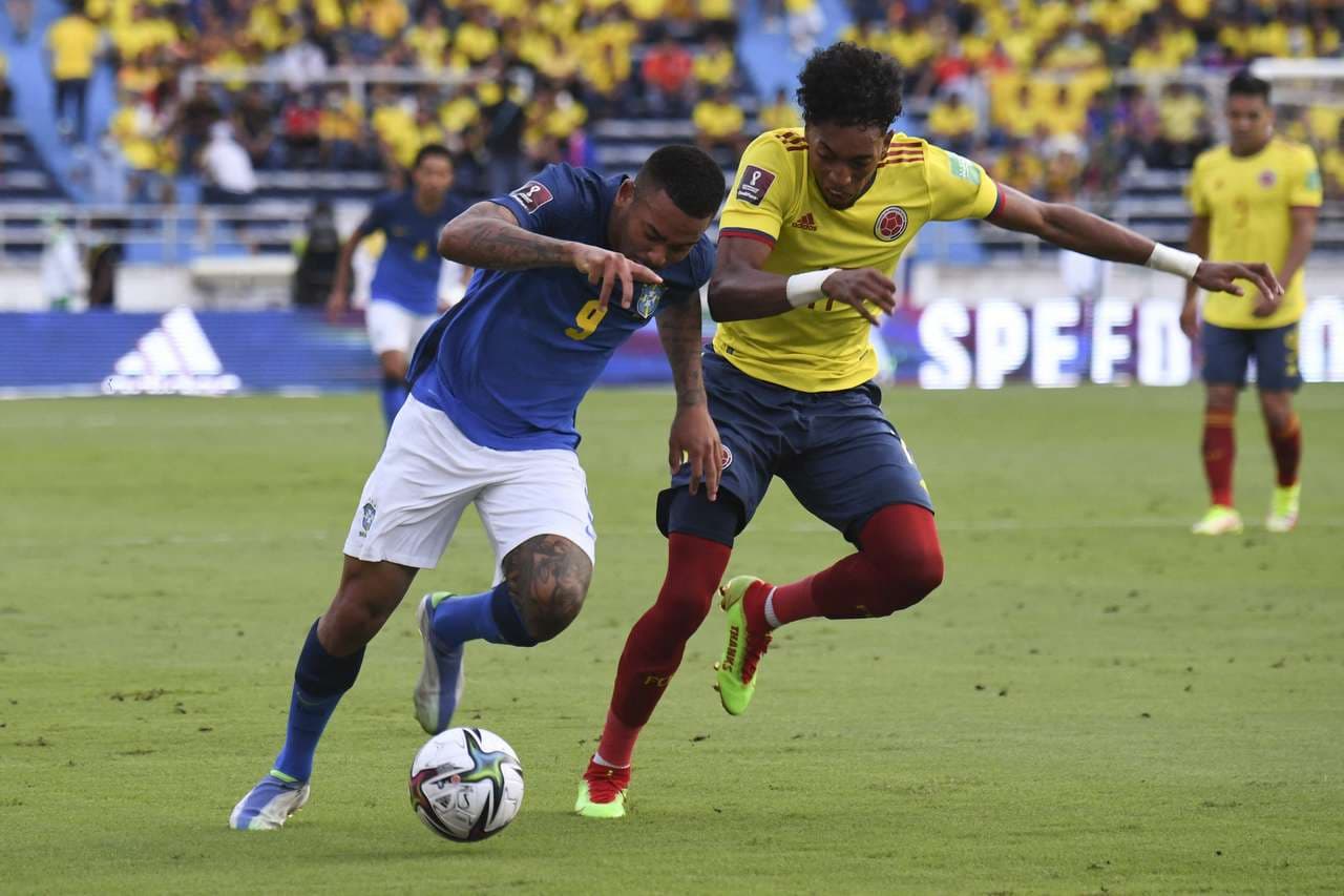 Argjentina “tris” Uruguait, Brazili dhe Kolumbia ndajnë pikët (VIDEO)