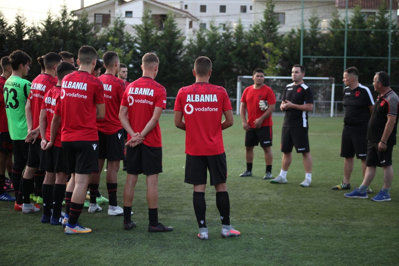 Eliminatoret e Europianit/ Shqipëria U-17 nis grumbullimin, publikohet lista e lojtarëve të ftuar