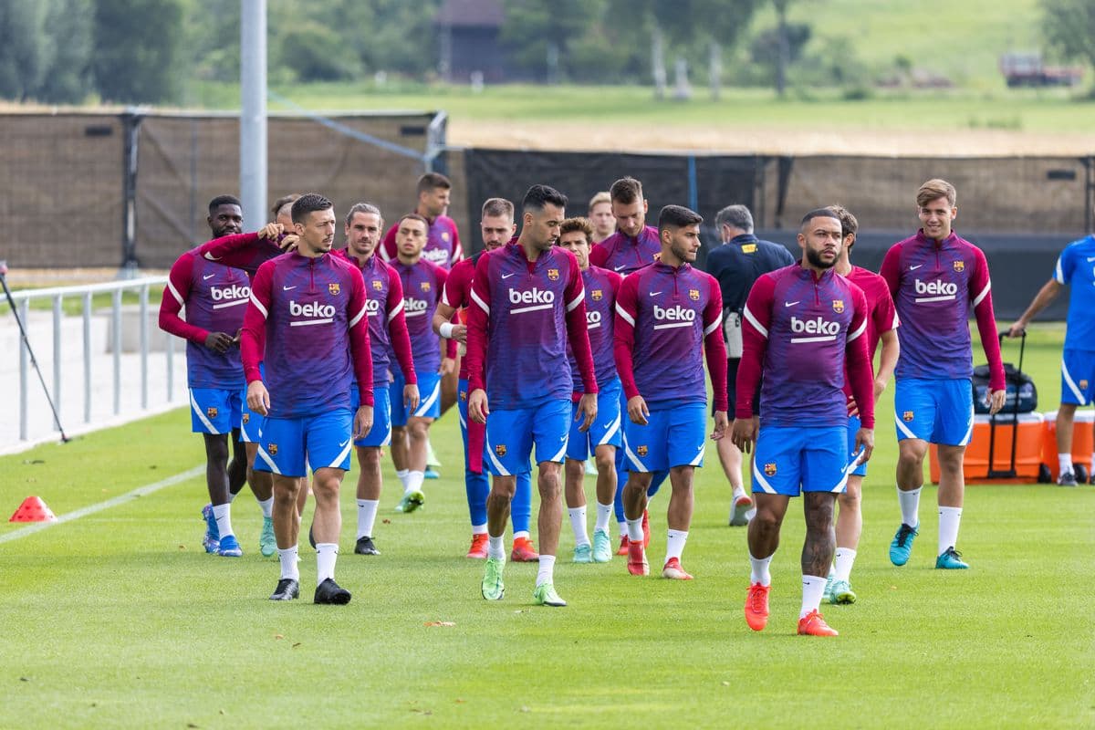 Sulmuesi rikthehet në stërvitje me Barcelonën, por 3 lojtarë mbajnë në ankth Koeman