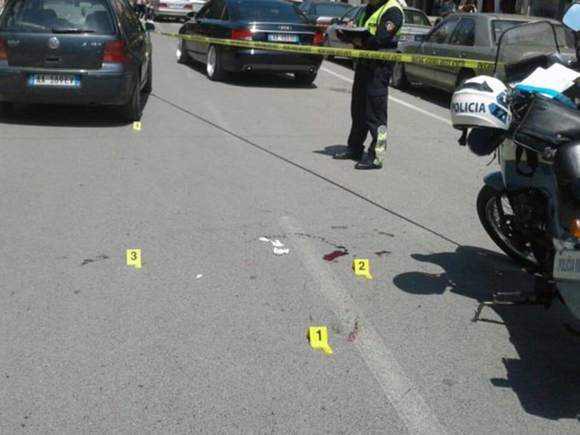 Aksident i rëndë në Durrës, vdes pasagjeri 23 vjeç