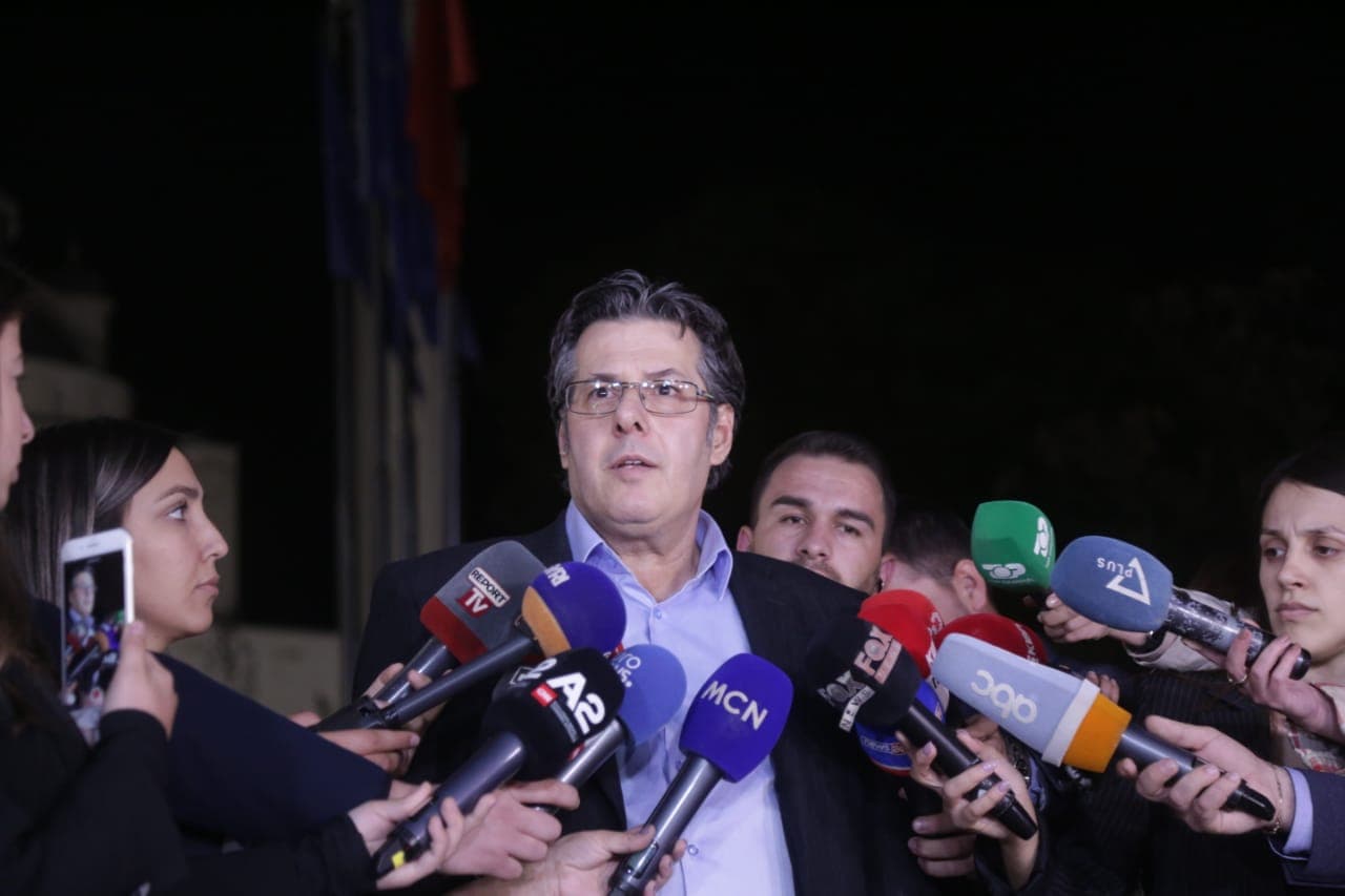Firmat në PD/ Paloka: Do të hapen në ditën e Kuvendit të jashtëzakonshëm!
